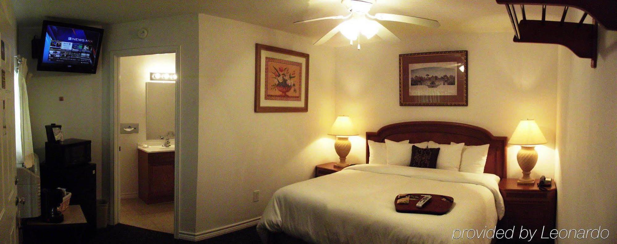 Hempstead Country Inn & Suites Bagian luar foto